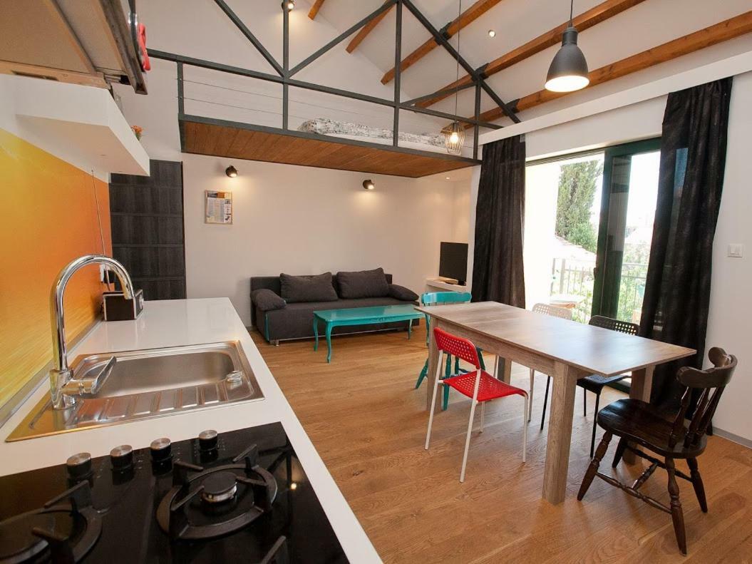 Wolverine Residence Ζαντάρ Εξωτερικό φωτογραφία
